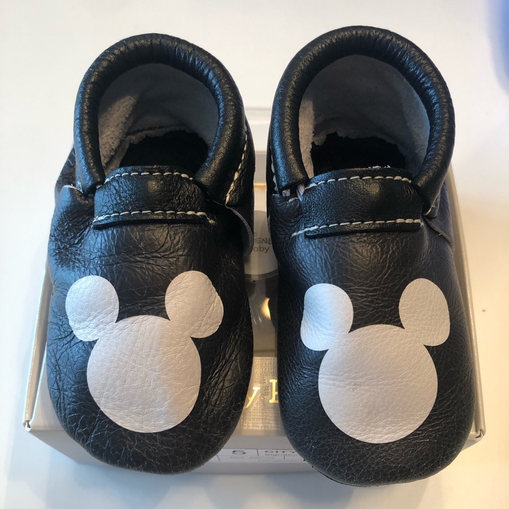 Freshly Picked Kids Moccasins - Black and White